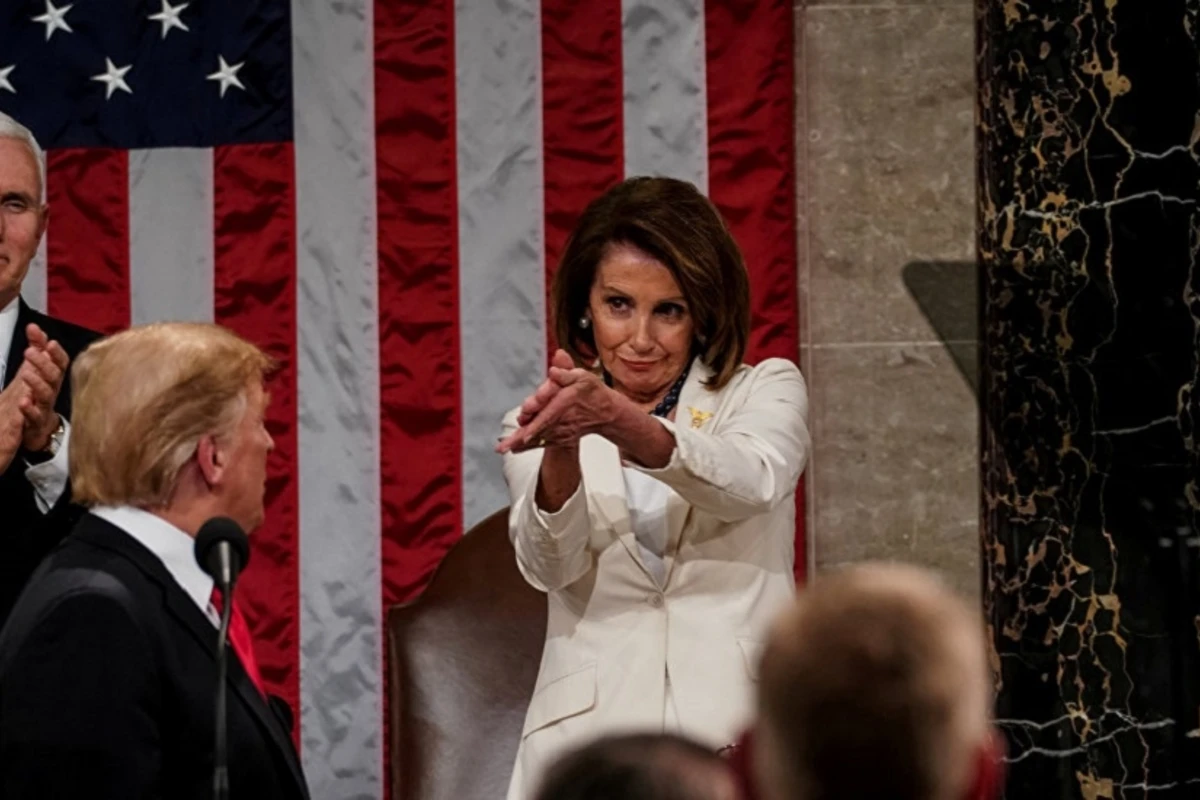 Ağ Evdə gərgin anlar: Tramp əsəbiləşdi, Pelosi toplantını tərk etdi - VİDEO Ağ Evdə gərgin anlar: Tramp əsəbiləşdi, Pelosi toplantını tərk etdi - VİDEO