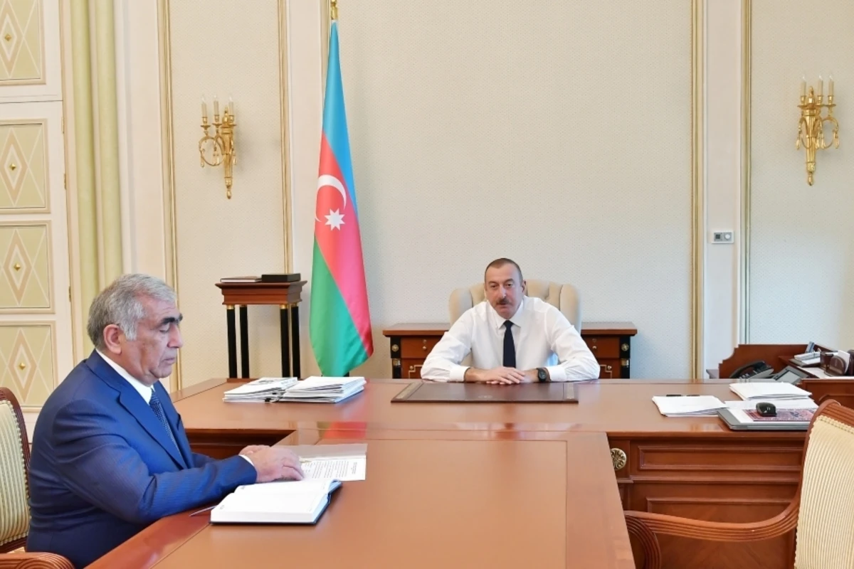İlham Əliyev: Sizə tapşırıq verdim ki, Bakı qəsəbələrinin yollarına diqqət yetirilsin - VIDEO (YENİLƏNİB) İlham Əliyev: Sizə tapşırıq verdim ki, Bakı qəsəbələrinin yollarına diqqət yetirilsin - VIDEO (YENİLƏNİB)