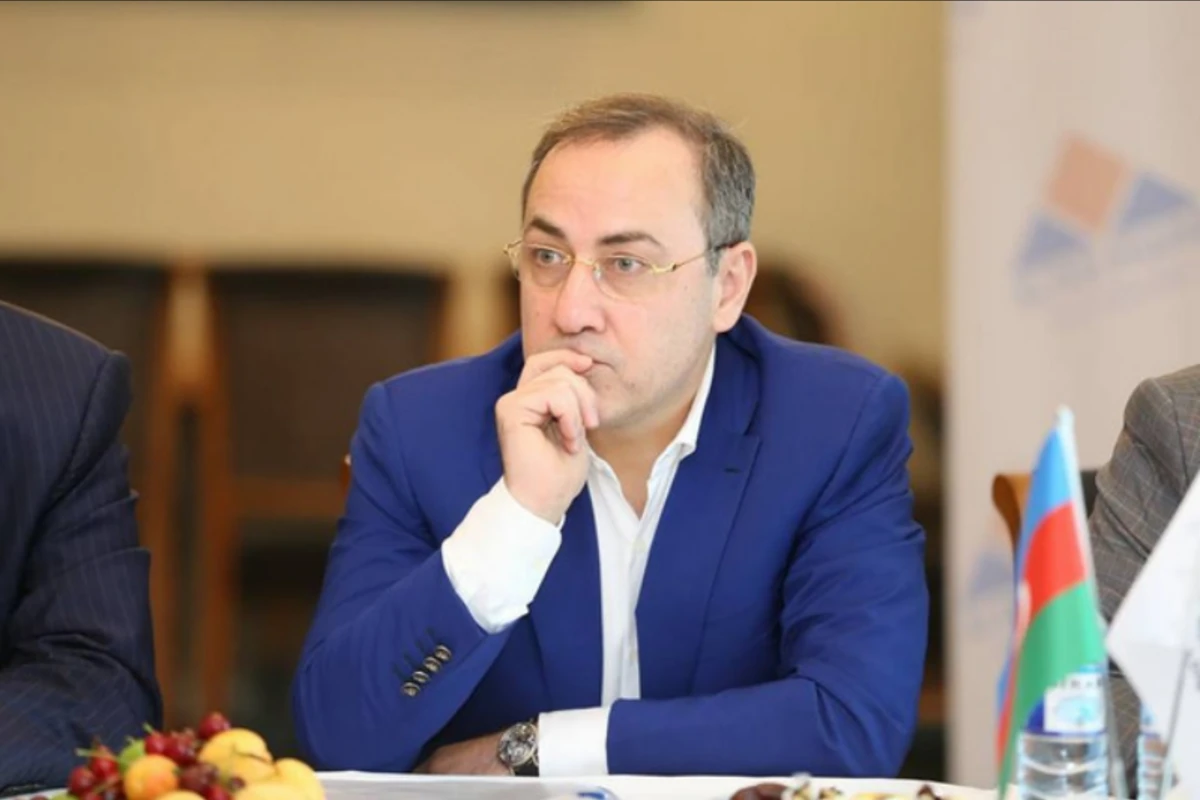 Azərbaycanlı iş adamı qardaşı oğluna səsləndi: Əli, dərhal polisə get və təslim ol! - VİDEO Azərbaycanlı iş adamı qardaşı oğluna səsləndi: Əli, dərhal polisə get və təslim ol! - VİDEO