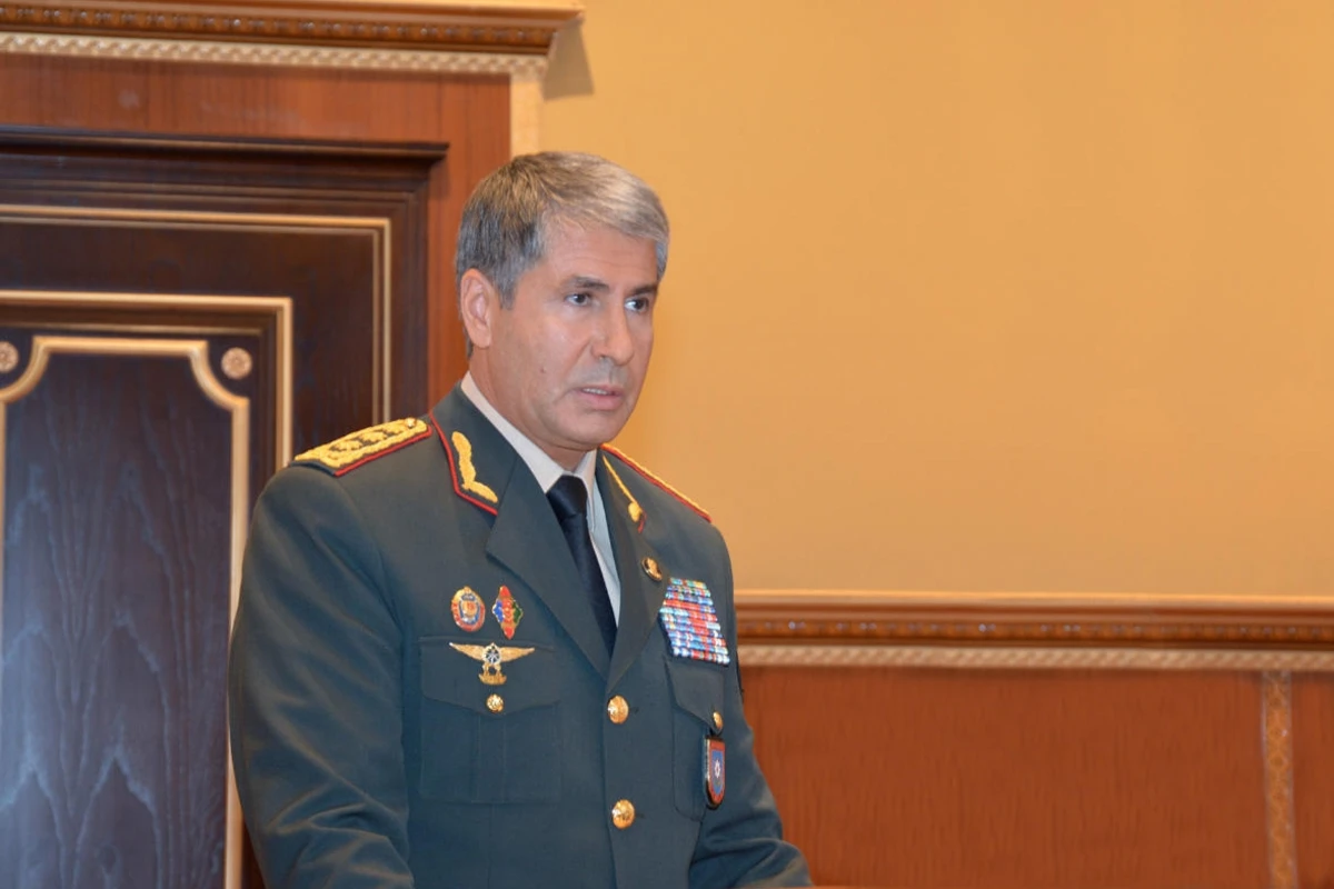 Vilayət Eyvazov polis polkovnikini TƏQAÜDƏ GÖNDƏRDİ Vilayət Eyvazov polis polkovnikini TƏQAÜDƏ GÖNDƏRDİ