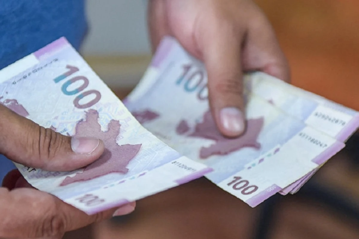 Saxta 100 manat verdi - Polis axtarır