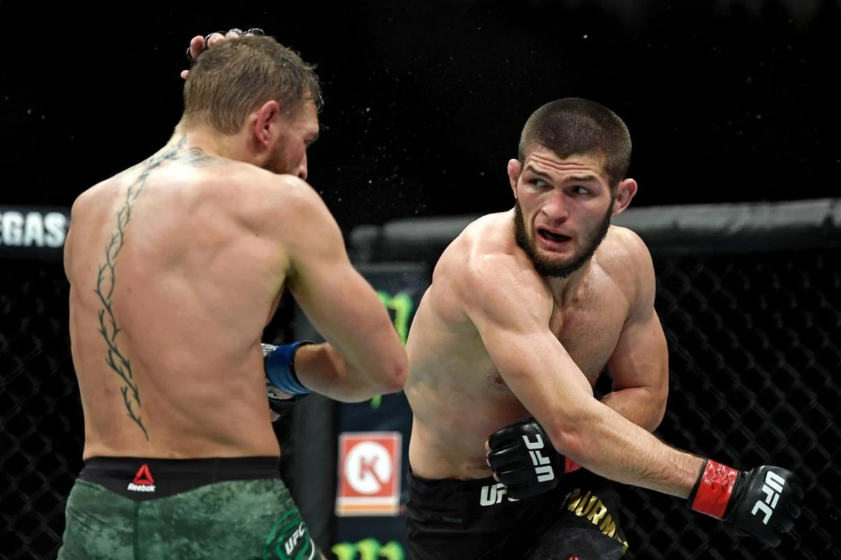Nurmaqomedov Makqreqoru yerinə oturtdu - FOTO Nurmaqomedov Makqreqoru yerinə oturtdu - FOTO