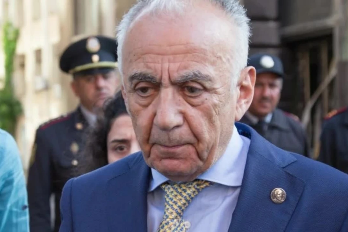 Prezident İlham Əliyev Hacıbala Abutalıbovu işdən çıxardı - SƏRƏNCAM Prezident İlham Əliyev Hacıbala Abutalıbovu işdən çıxardı - SƏRƏNCAM