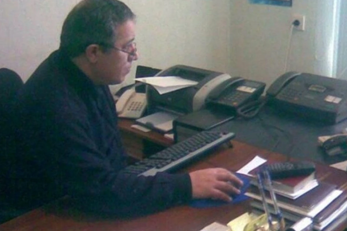Bakıda prokurorluq əməkdaşı AVTOMOBİLDƏ KEÇİNDİ - FOTO Bakıda prokurorluq əməkdaşı AVTOMOBİLDƏ KEÇİNDİ - FOTO