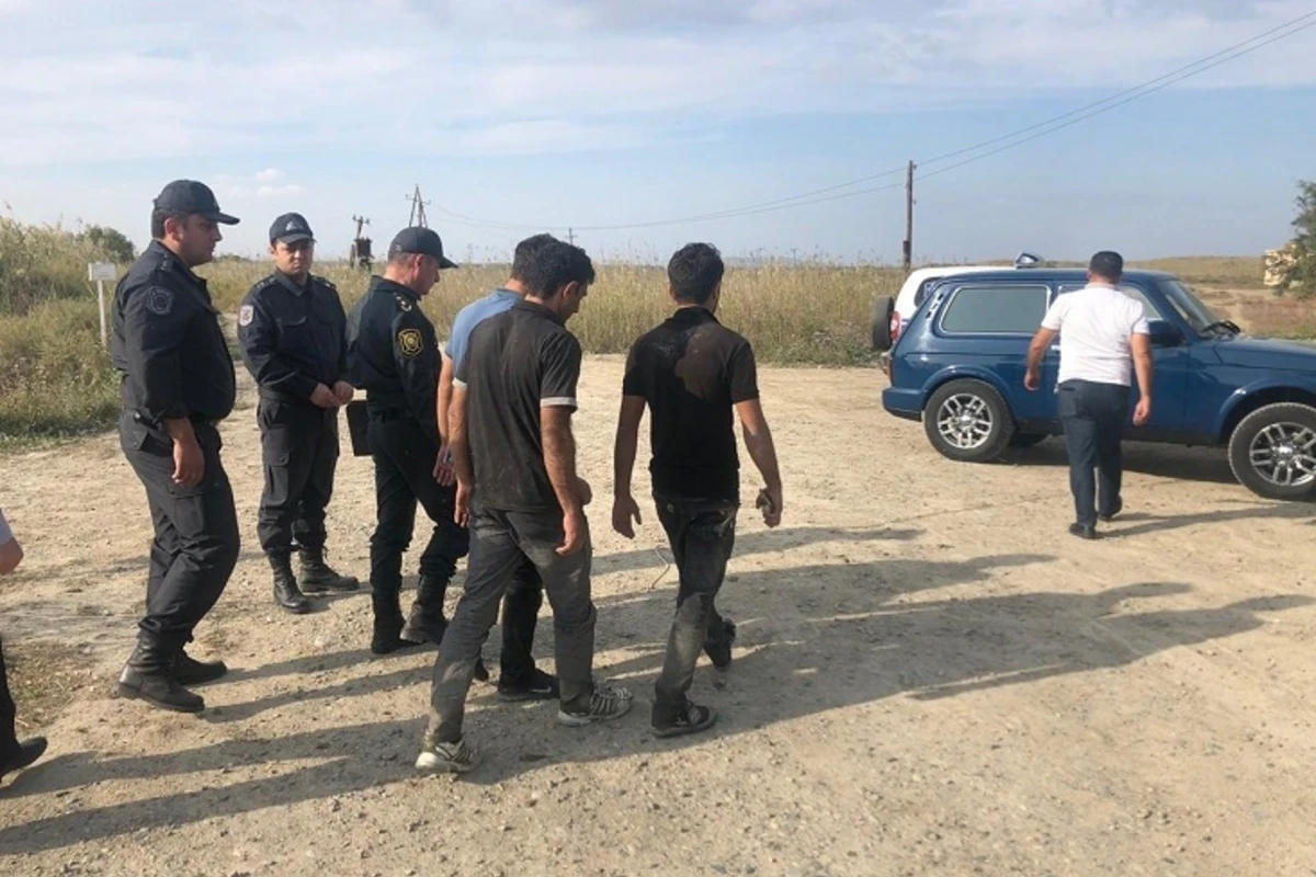 Задержаны охотившиеся на газелей браконьеры Задержаны охотившиеся на газелей браконьеры