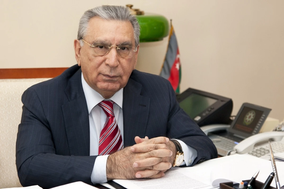 Prezident İlham Əliyev Ramiz Mehdiyevi vəzifəsindən azad edib Prezident İlham Əliyev Ramiz Mehdiyevi vəzifəsindən azad edib