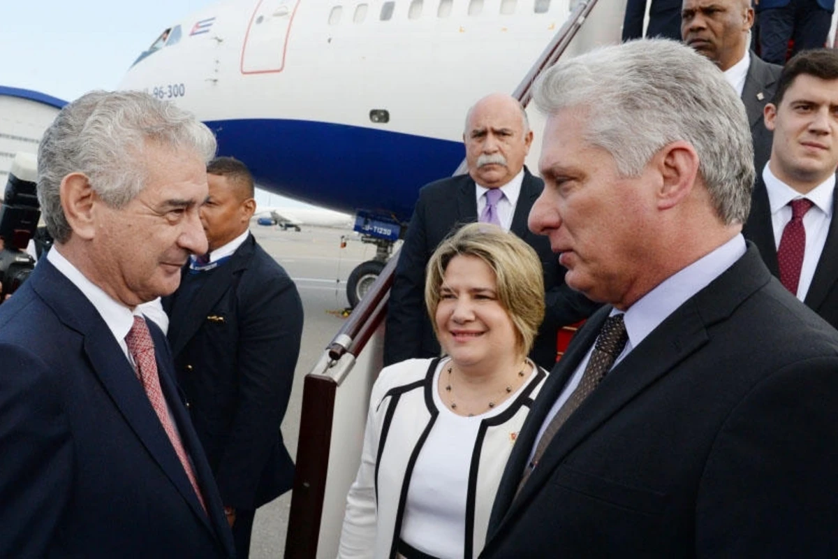 Президент Кубы прибыл с визитом в Азербайджан - ФОТО