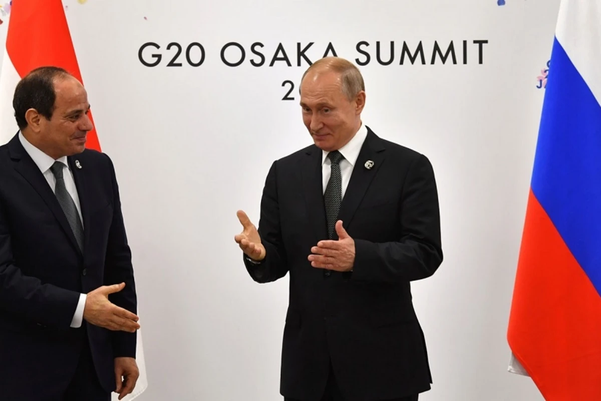 Путин в шутку пообещал ас-Сиси часть зарплаты