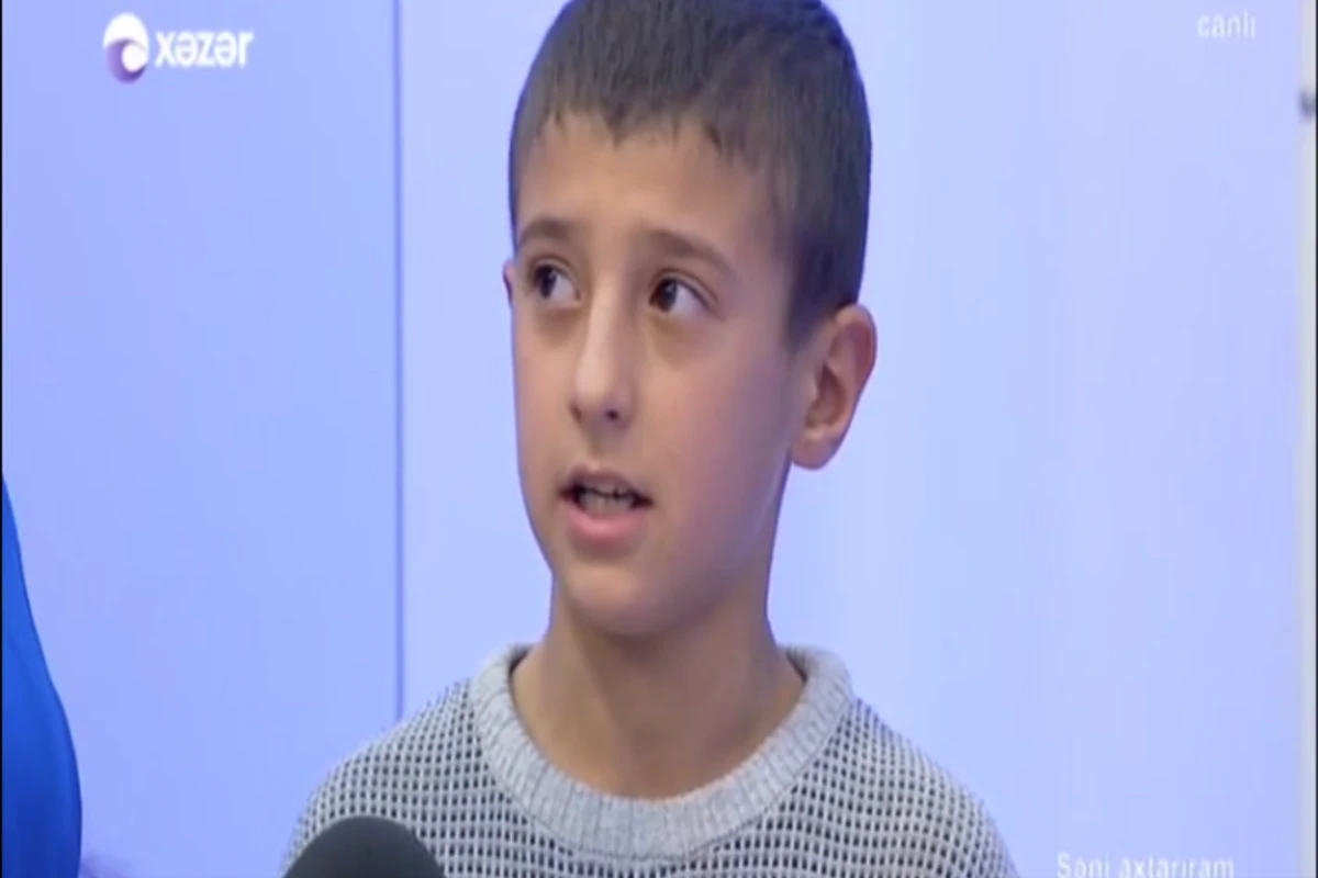 Xalanın ərinin kölə kimi işlətdiyi Amilin ürəkdağlayan GÖRÜNTÜLƏRİ - VİDEO Xalanın ərinin kölə kimi işlətdiyi Amilin ürəkdağlayan GÖRÜNTÜLƏRİ - VİDEO