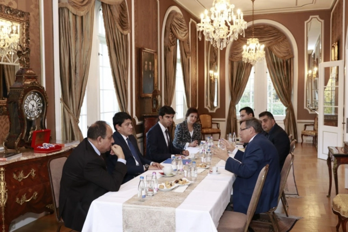 Budapeştdə türkdilli diasporun birgə fəaliyyəti müzakirə olunub