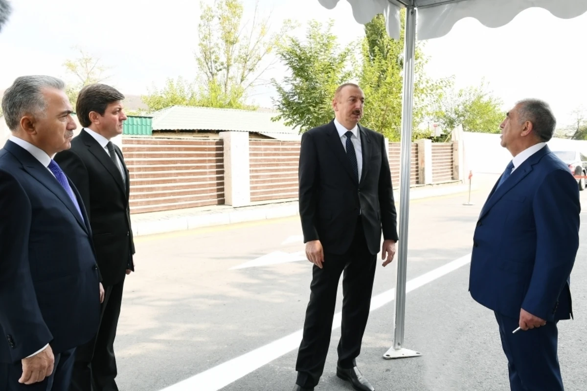 Prezident məmuru sərt danladı: “Niyə məlumat vermirsiniz? Belə olmaz” – VİDEO Prezident məmuru sərt danladı: “Niyə məlumat vermirsiniz? Belə olmaz” – VİDEO