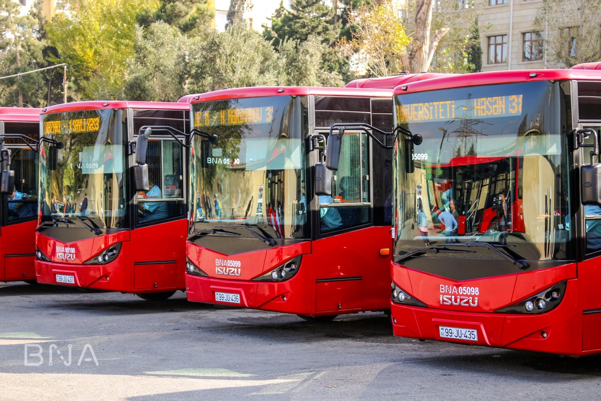 Bakıya Avro 5 standartlarına cavab verən avtobuslar gətirildi - FOTO Bakıya Avro 5 standartlarına cavab verən avtobuslar gətirildi - FOTO