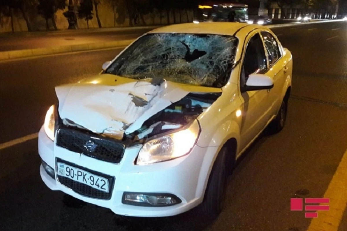 Перед станцией метро Кероглу насмерть сбит пешеход - ФОТО