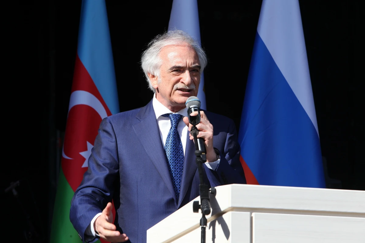 Deputatdan Polad Bülbüloğluna: Əgər səfir olmasaydı... - VİDEO Deputatdan Polad Bülbüloğluna: Əgər səfir olmasaydı... - VİDEO