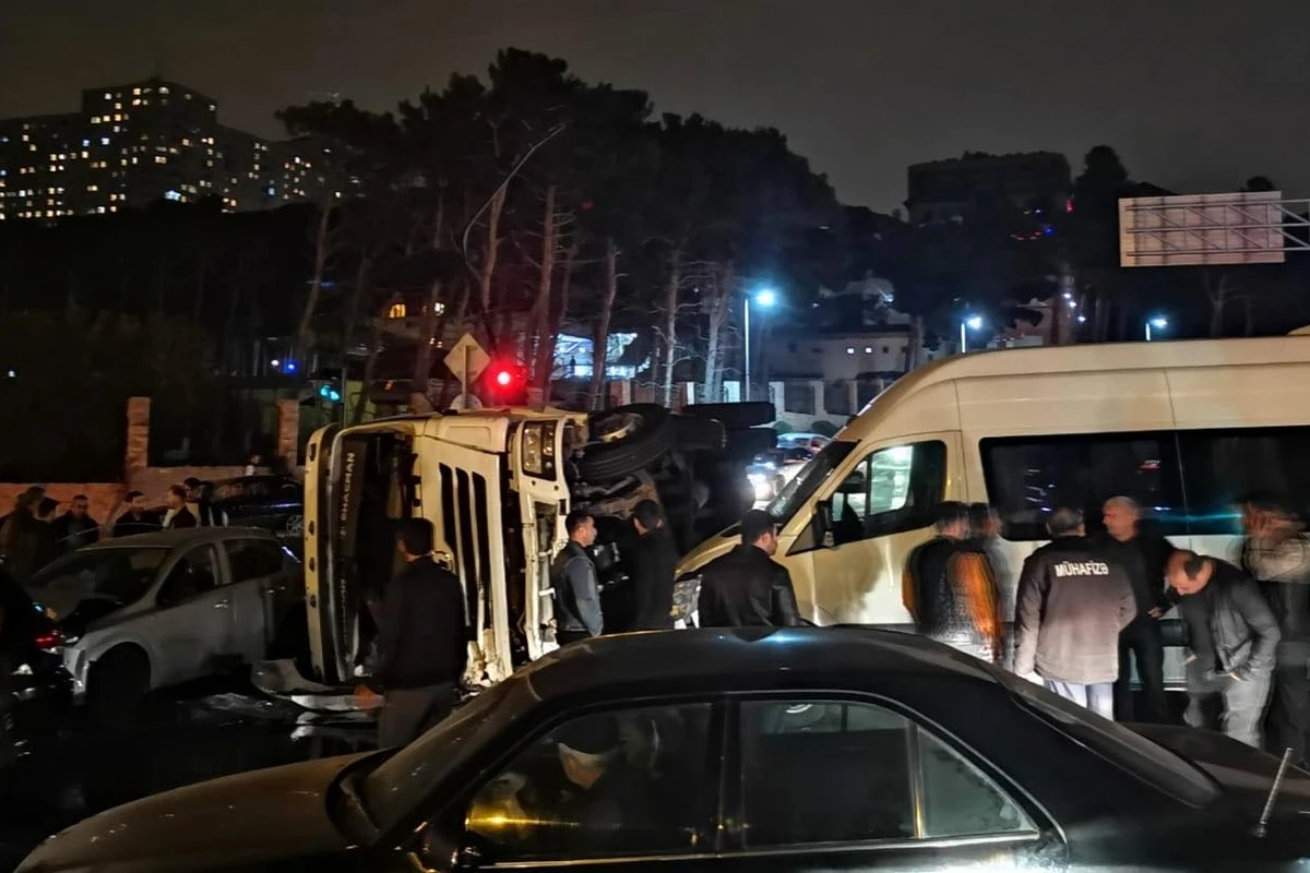 SON DƏQİQƏ: Biləcəridə zəncirvari qəza - FOTO