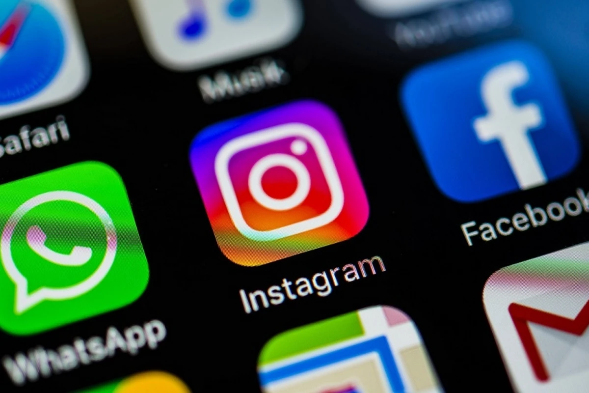 В работе Instagram, Facebook и WhatsApp произошел сбой
