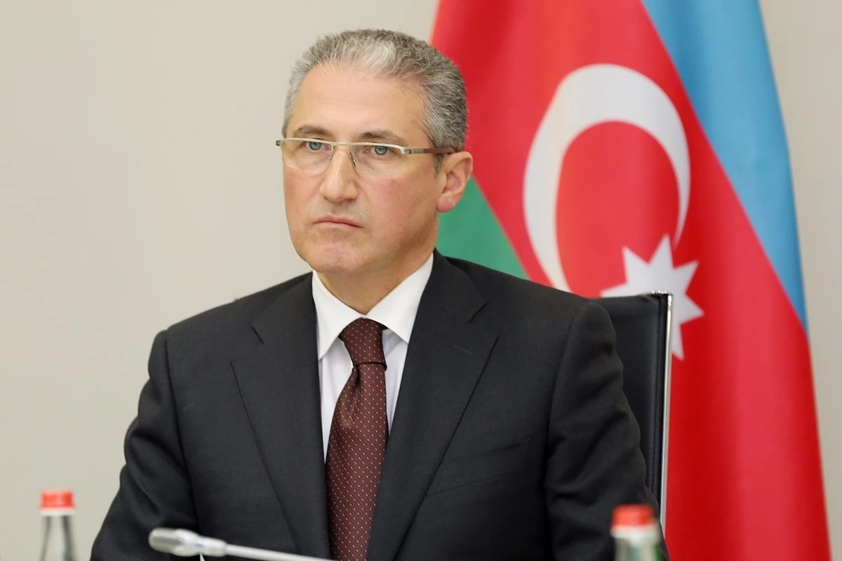 Nazir açıqladı - Köhnə avtomobillər yollardan yığışdırılacaq Nazir açıqladı - Köhnə avtomobillər yollardan yığışdırılacaq