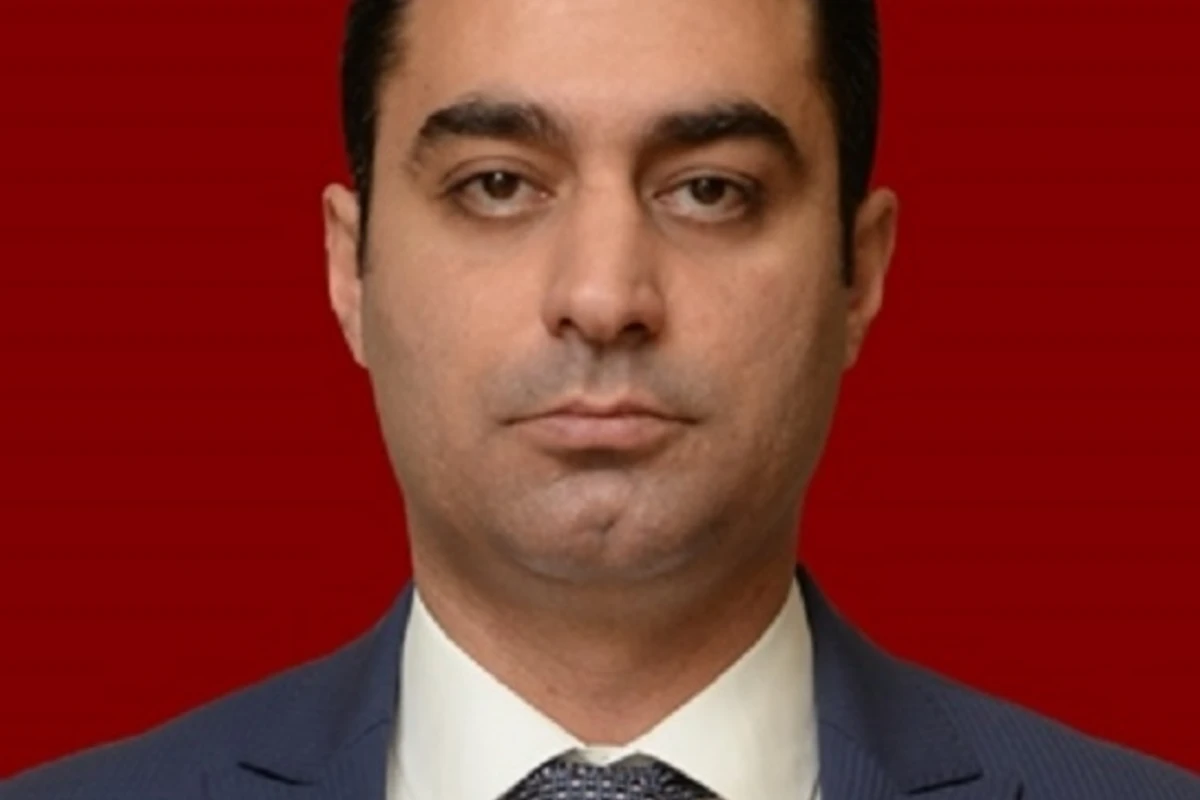Yevlaxın 38 yaşlı icra başçısı kimdir? - DOSYE Yevlaxın 38 yaşlı icra başçısı kimdir? - DOSYE