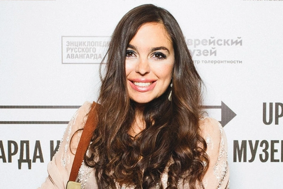 Leyla Əliyeva bloqer Hüseyn Həsənovla görüşüb - FOTO Leyla Əliyeva bloqer Hüseyn Həsənovla görüşüb - FOTO