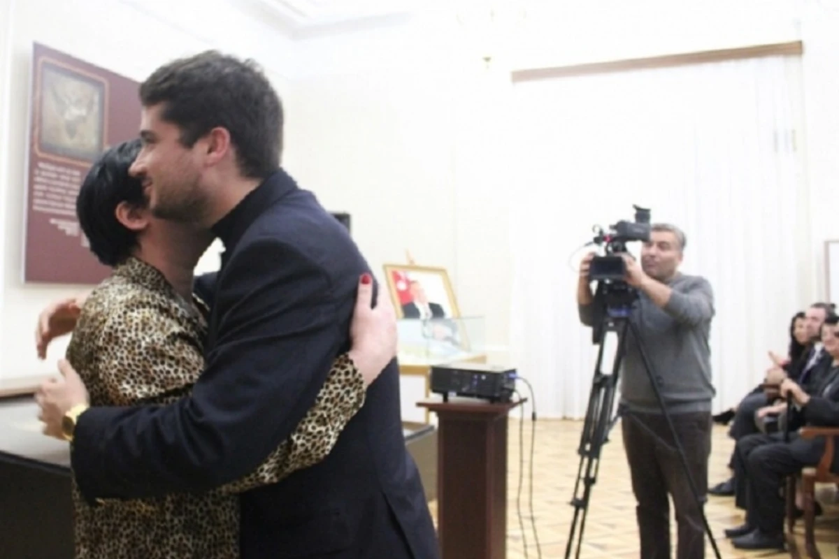Потомок Гаджи Зейналабдина Тагиева встретился в Баку с родственниками - ФОТО
