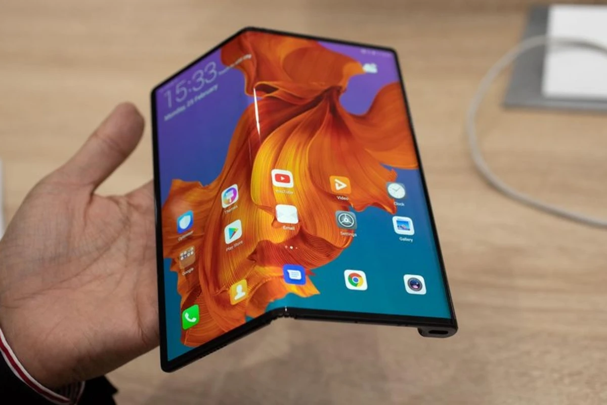 Новый смартфон от Huawei будет самостоятельно заживлять царапины на дисплее