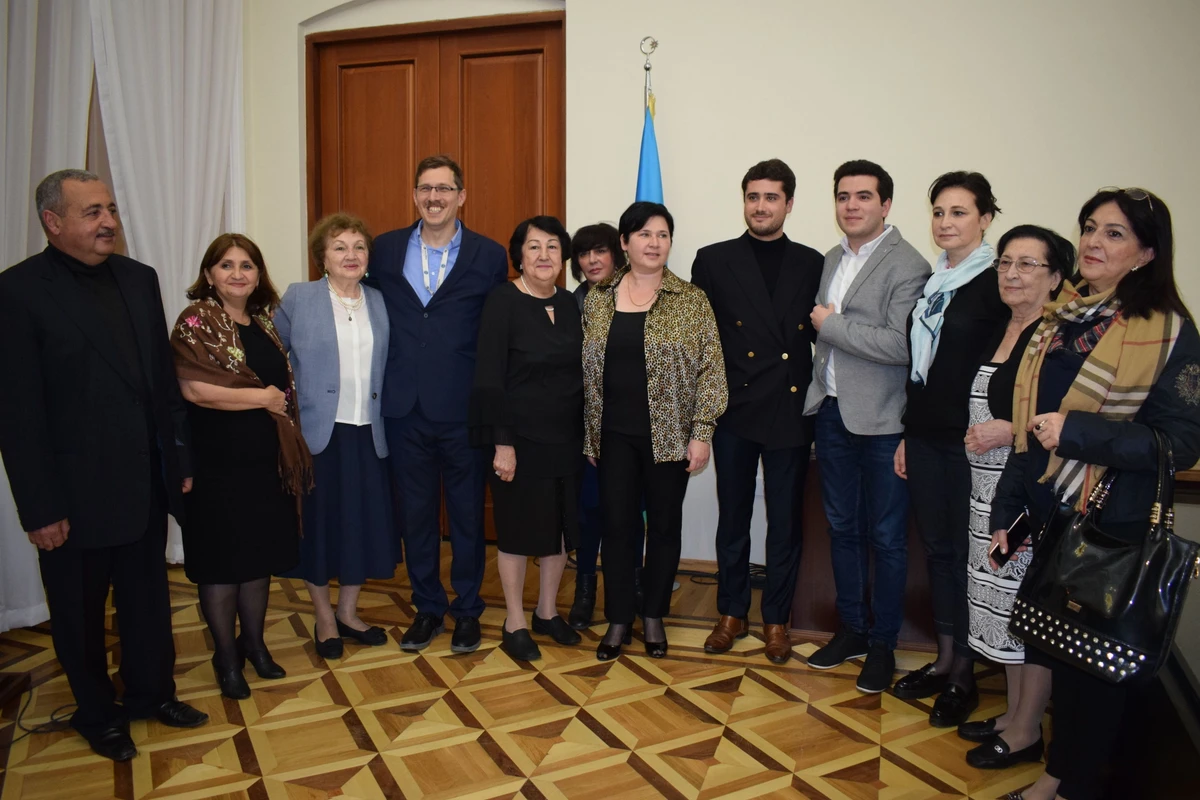 Tağıyevin kötükcəsi: Bu qədər qohumumun olduğunu heç gözləmirdim - FOTO Tağıyevin kötükcəsi: Bu qədər qohumumun olduğunu heç gözləmirdim - FOTO