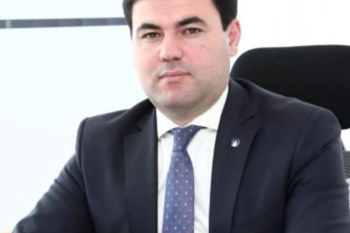 Yeni icra başçısının İLK QƏRARI: Vətəndaş onunla istədiyi vaxt görüşəcək