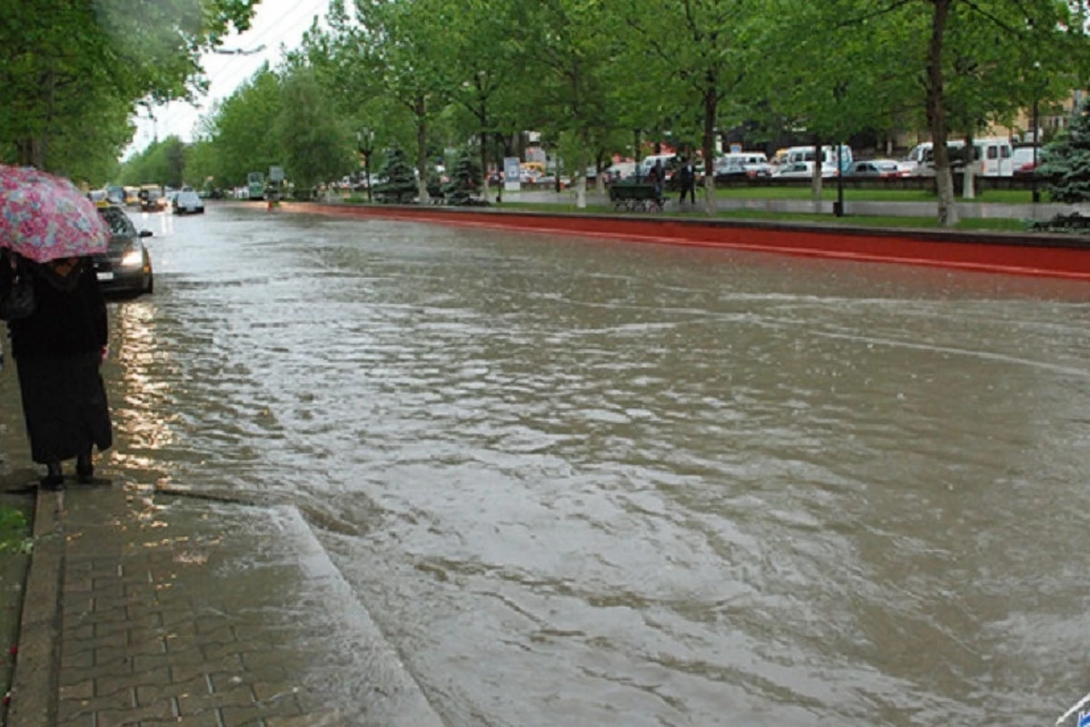 Махачкала ушла под воду после ливня