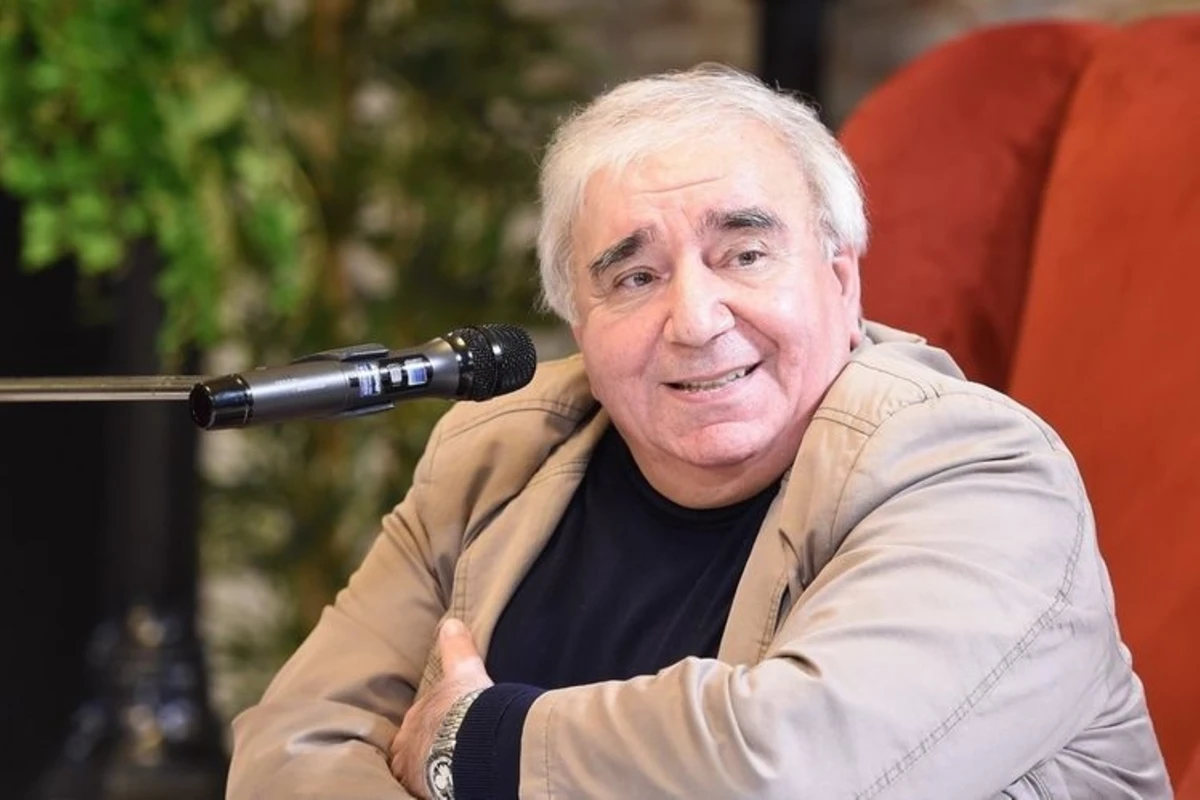 Ramiz Rövşən: Görün biz qadını nə qədər alçaltmışıq ki, onu kişi ilə bərabər tuturuq Ramiz Rövşən: Görün biz qadını nə qədər alçaltmışıq ki, onu kişi ilə bərabər tuturuq