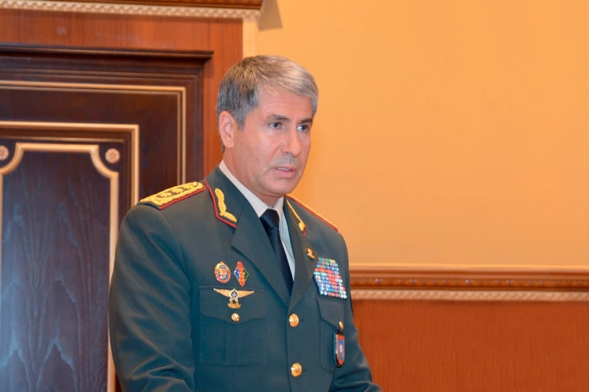 Вилаят Эйвазов уволил мучившего граждан майора полиции