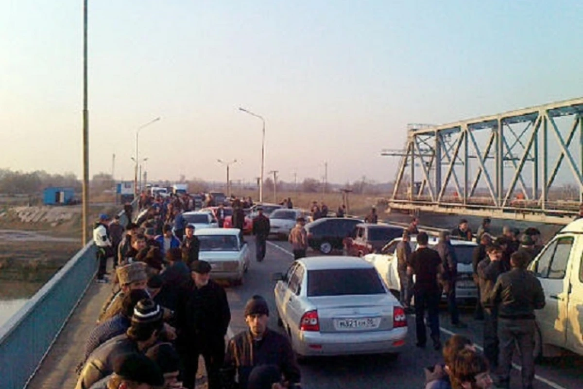 Rostov-Bakı mikroavtobusu qəzaya düşdü - çox sayda yaralı var