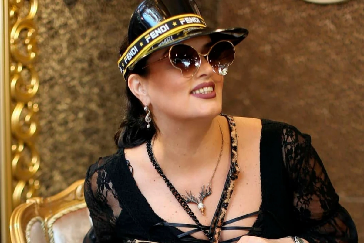 Elza Seyidcahanın anasına qarşı dələduzluq edilib