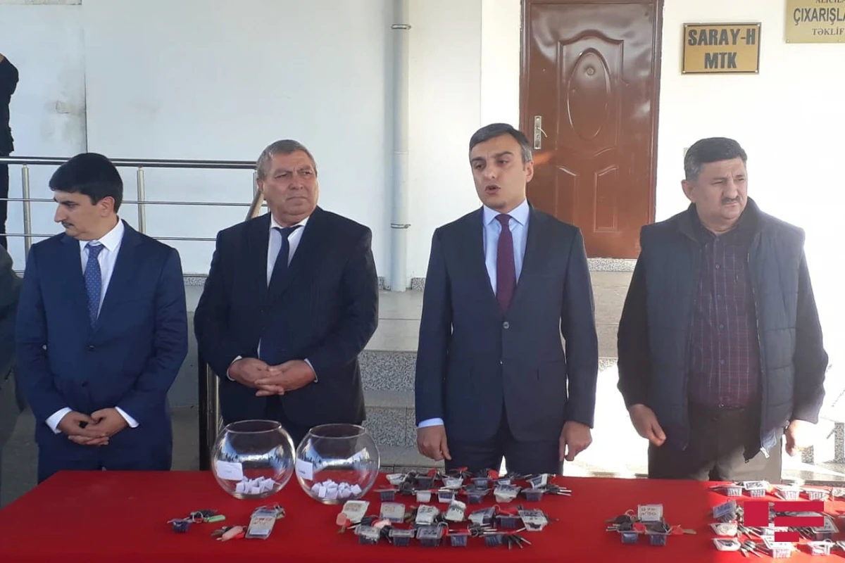 Dövlət bu şəxslərə pulsuz mənzillər verdi - FOTO