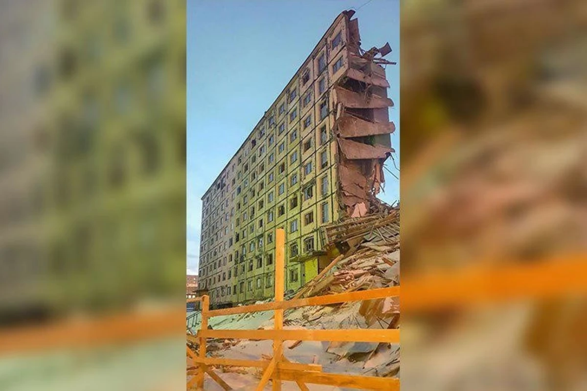 Дети с криками стали убегать: В России обрушился 9-этажный дом - ВИДЕО