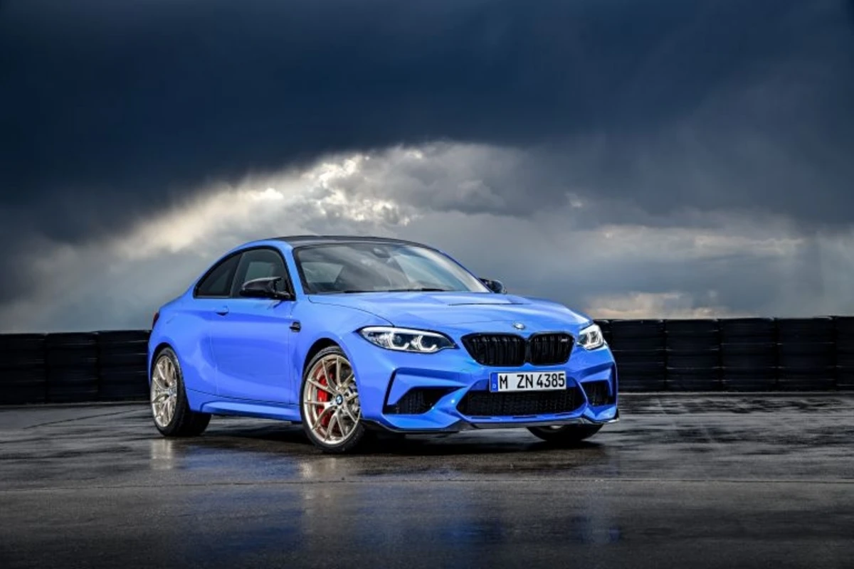 BMW выпустил лимитированную модель с использованием углепластика - ФОТО