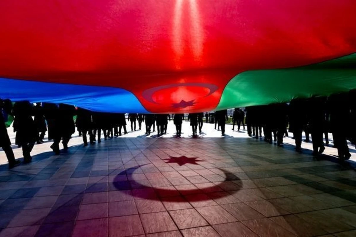 Türkiyəli tanınmışlardan möhtəşəm Azərbaycan Dövlət Bayrağı Günü təbriki - VİDEO Türkiyəli tanınmışlardan möhtəşəm Azərbaycan Dövlət Bayrağı Günü təbriki - VİDEO