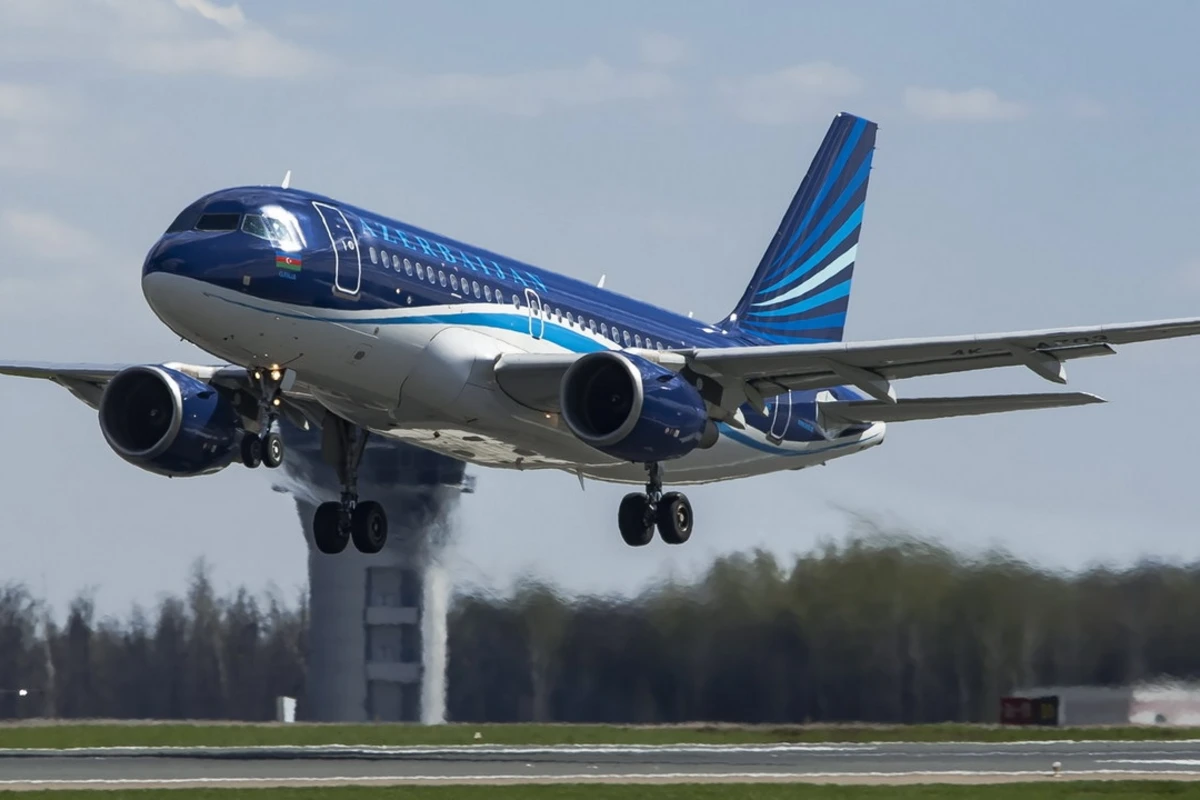 Самолет AZAL совершил вынужденную посадку в Гяндже