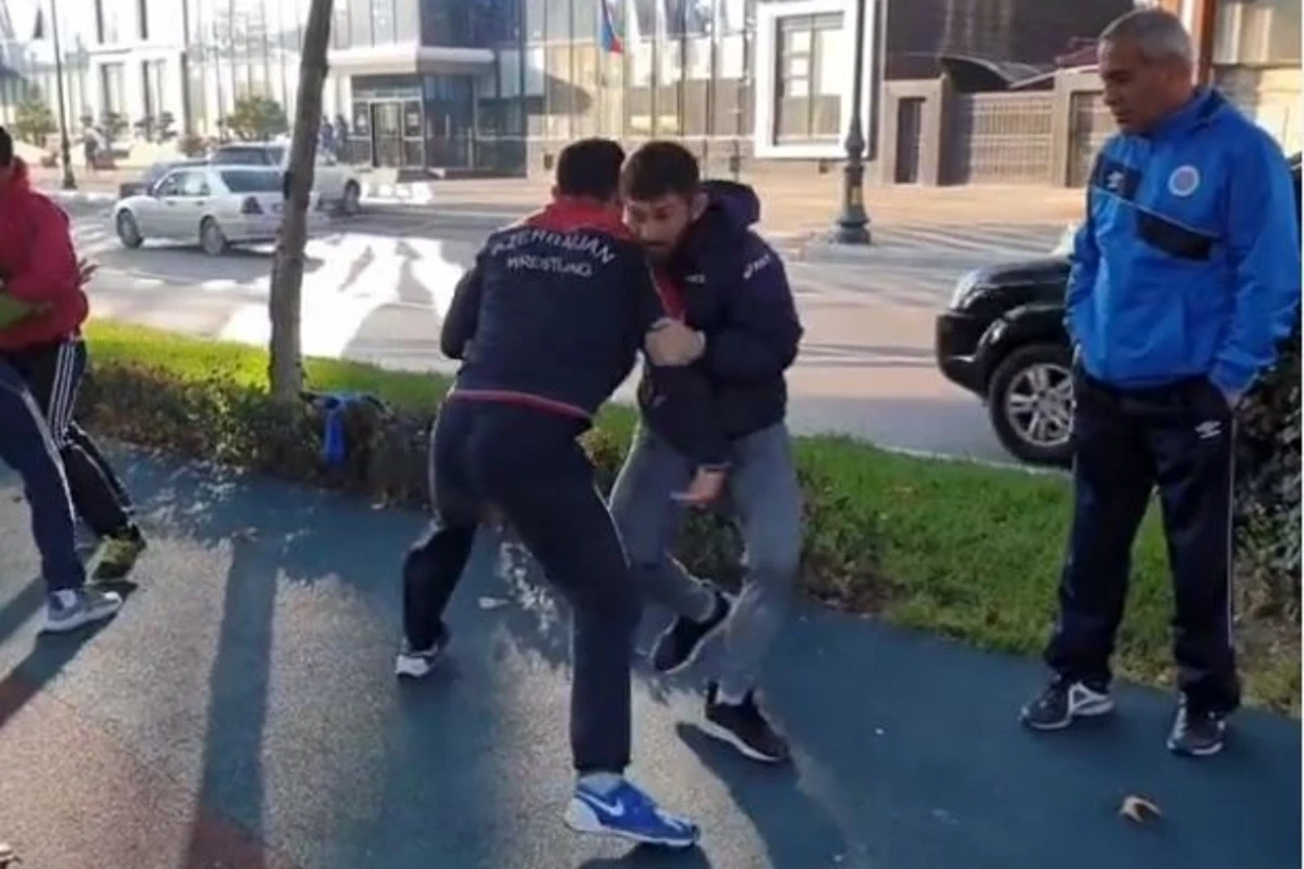 Расул Чунаев устроил поединок на оживленной улице в Баку - ВИДЕО