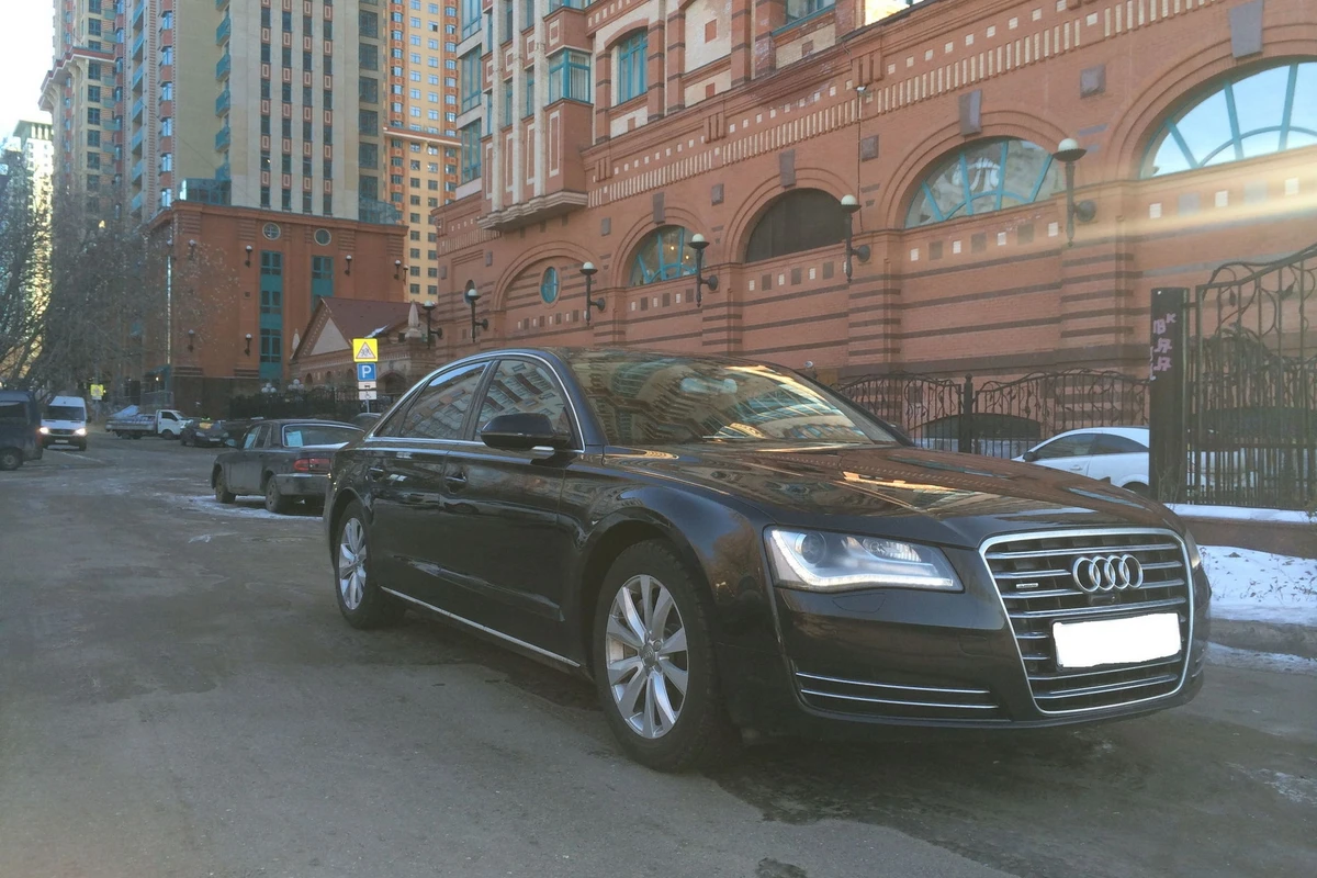 В Москве остановили Audi А8 с вооруженными азербайджанцами
