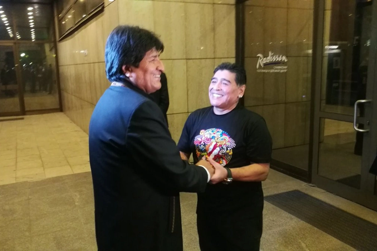 Maradona Boliviyanın keçmiş prezidentinə dəstək çıxdı - FOTO