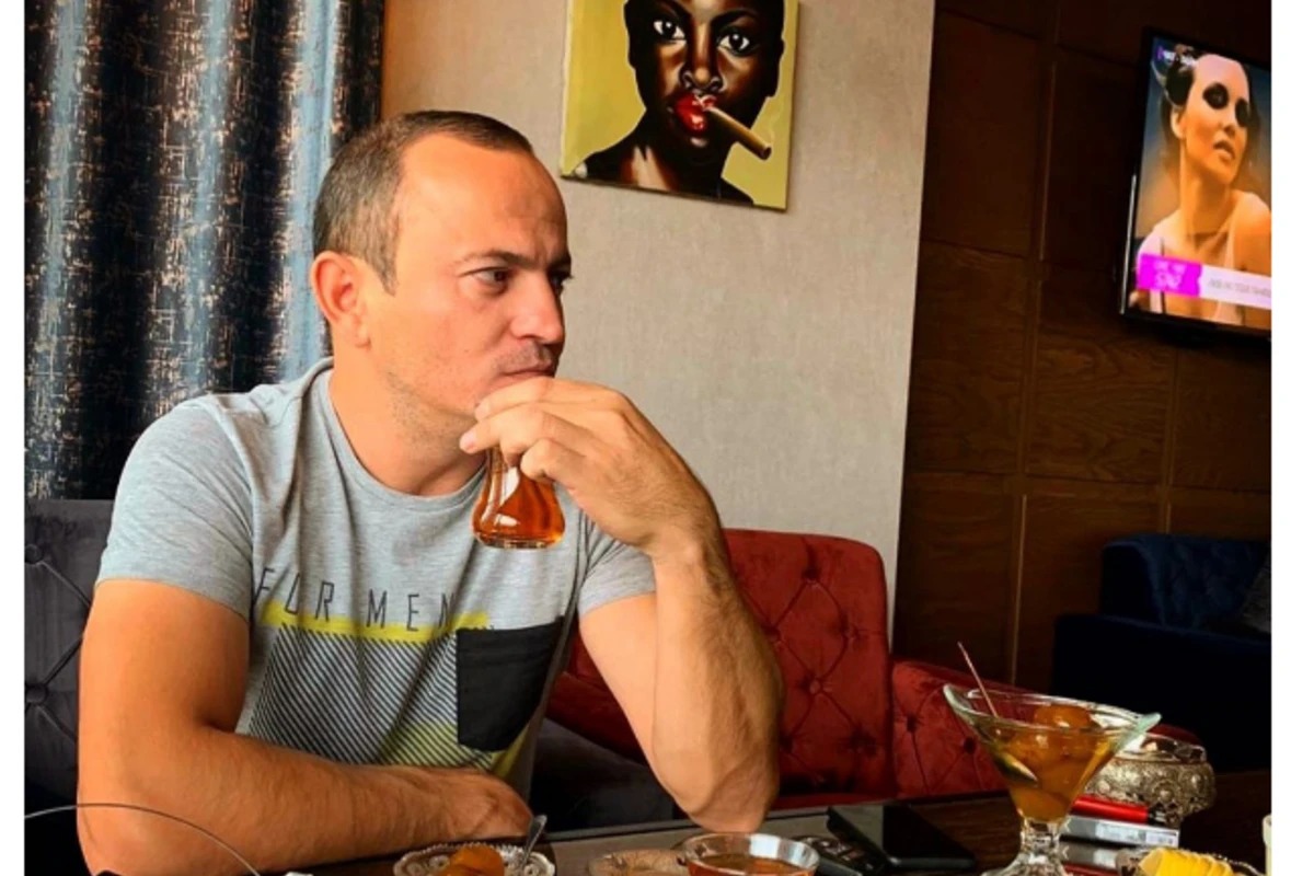Pərvin Lətifov çəkilişdə söyüş söydü: Sənin də, Həcinin də... - VİDEO Pərvin Lətifov çəkilişdə söyüş söydü: Sənin də, Həcinin də... - VİDEO
