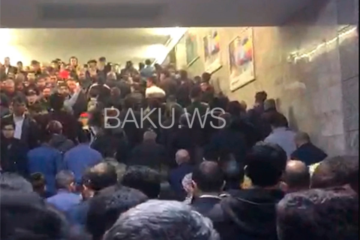 “Koroğlu” stansiyasında böyük izdiham - VİDEO