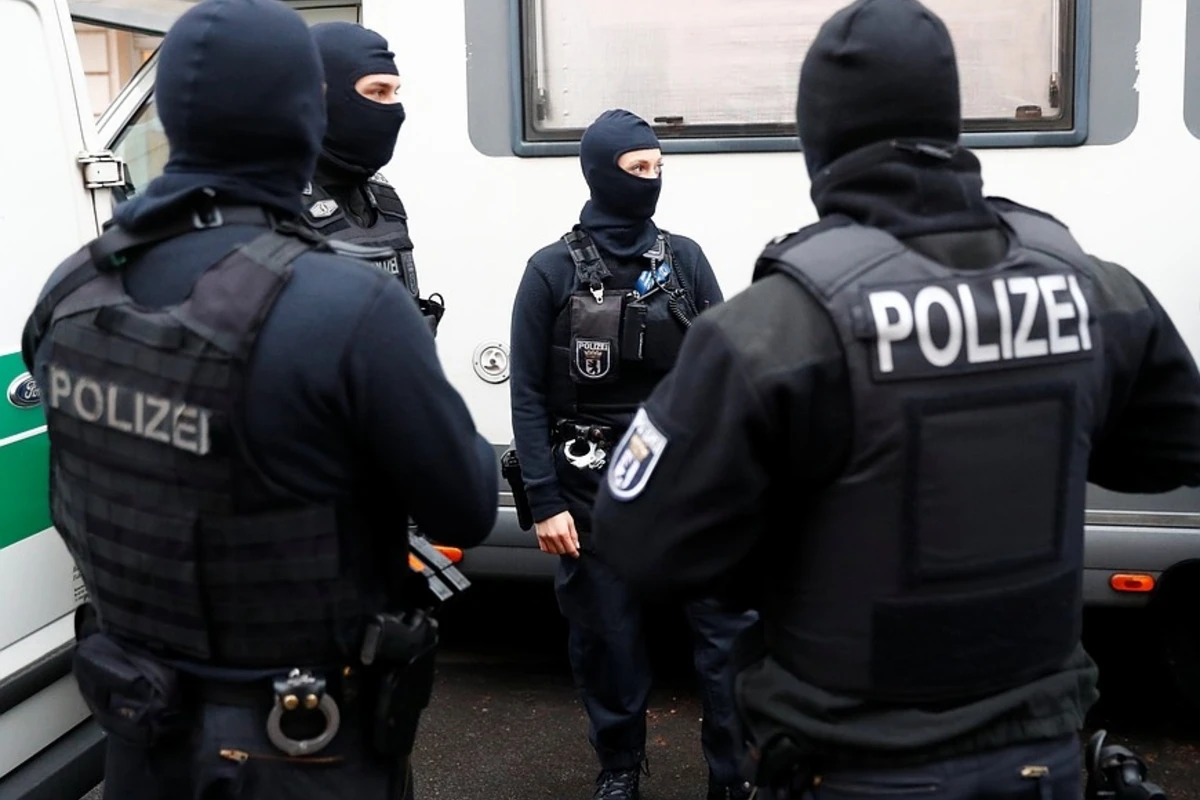 В Германии накрыли канал по переброске мигрантов из Азербайджана, есть задержанные