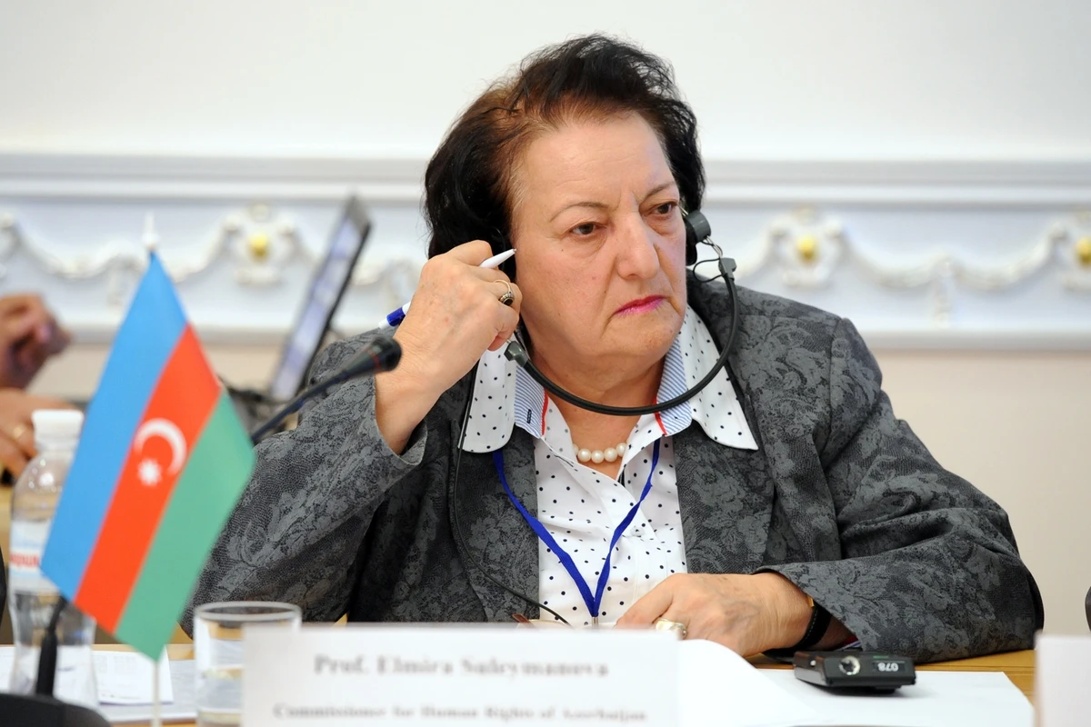 82 yaşlı Elmira Süleymanova istefa ərizəsi yazıb