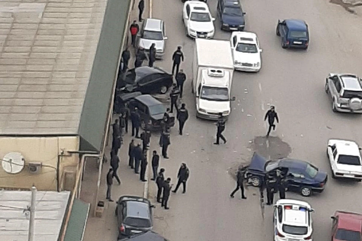 Bakıda zəncirvari qəza - 3 avtomobil bir-birinə çırpıldı - VİDEO
