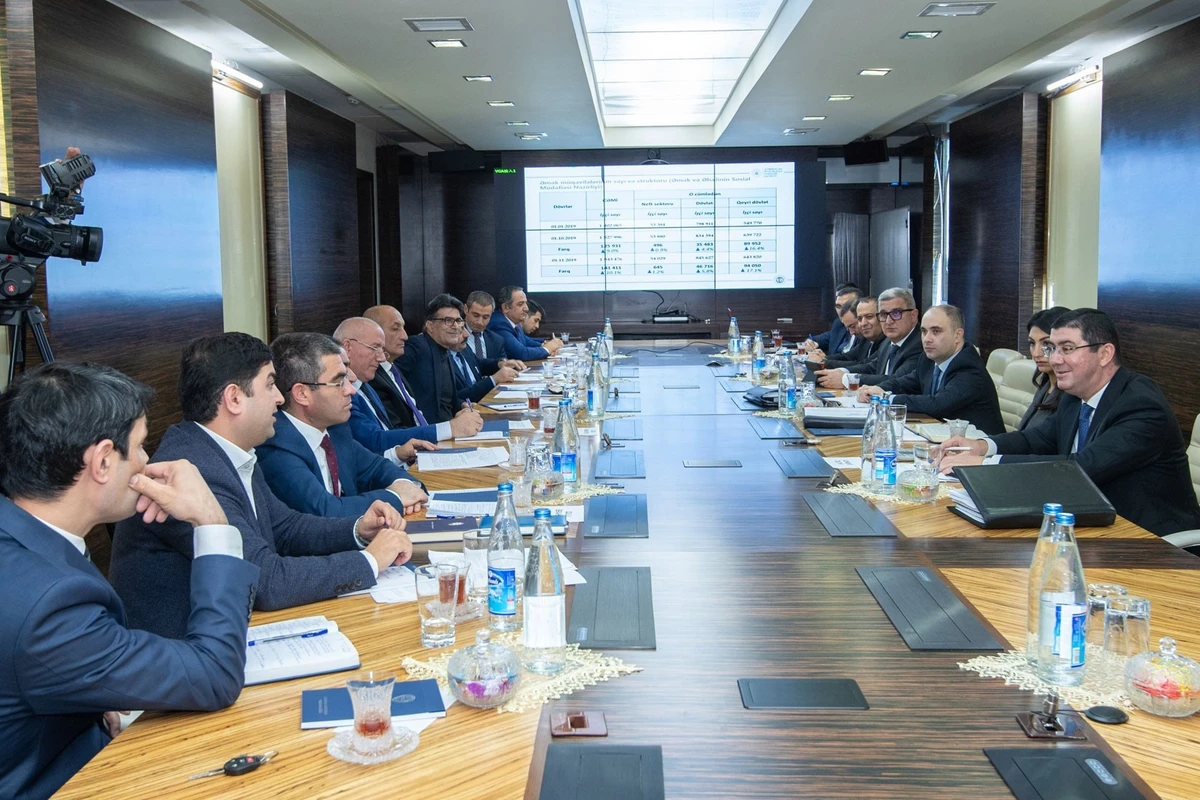 Vergilər Nazirliyində iqtisadçı ekspertlərlə görüş keçirilib