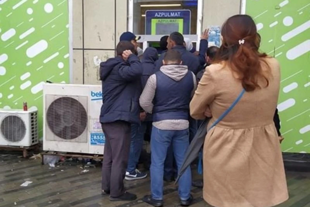 В Баку появились автоматы, раздающие деньги в долг за 30 секунд - БУДЬТЕ ОСТОРОЖНЫ