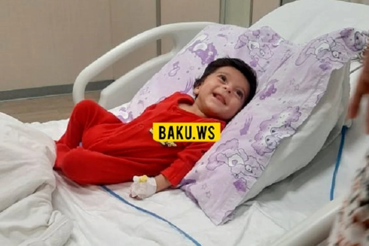 Bakıda ürəyi sağda olan körpə doğuldu: Köməyə ehtiyacı var - FOTO