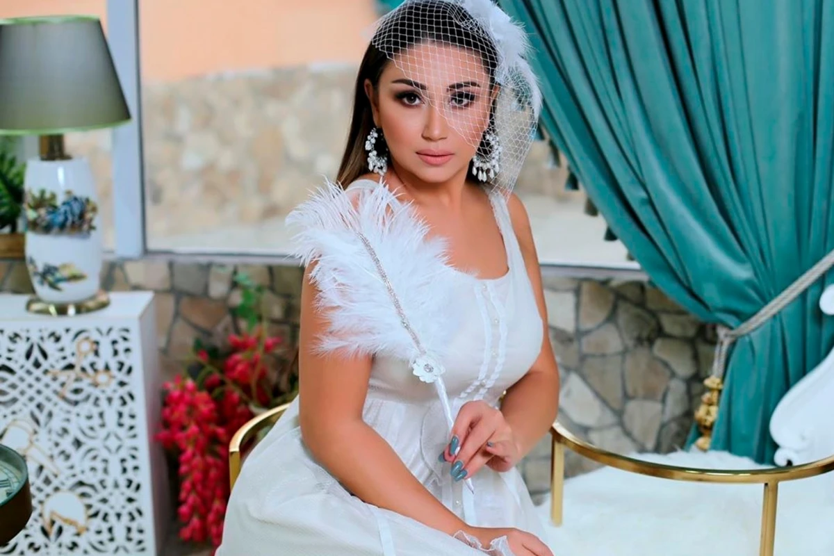 Aparıcı Aytəndən müğənni Damlaya atmaca - “Olar ki siz oxumayasınız?!” - VİDEO Aparıcı Aytəndən müğənni Damlaya atmaca - “Olar ki siz oxumayasınız?!” - VİDEO