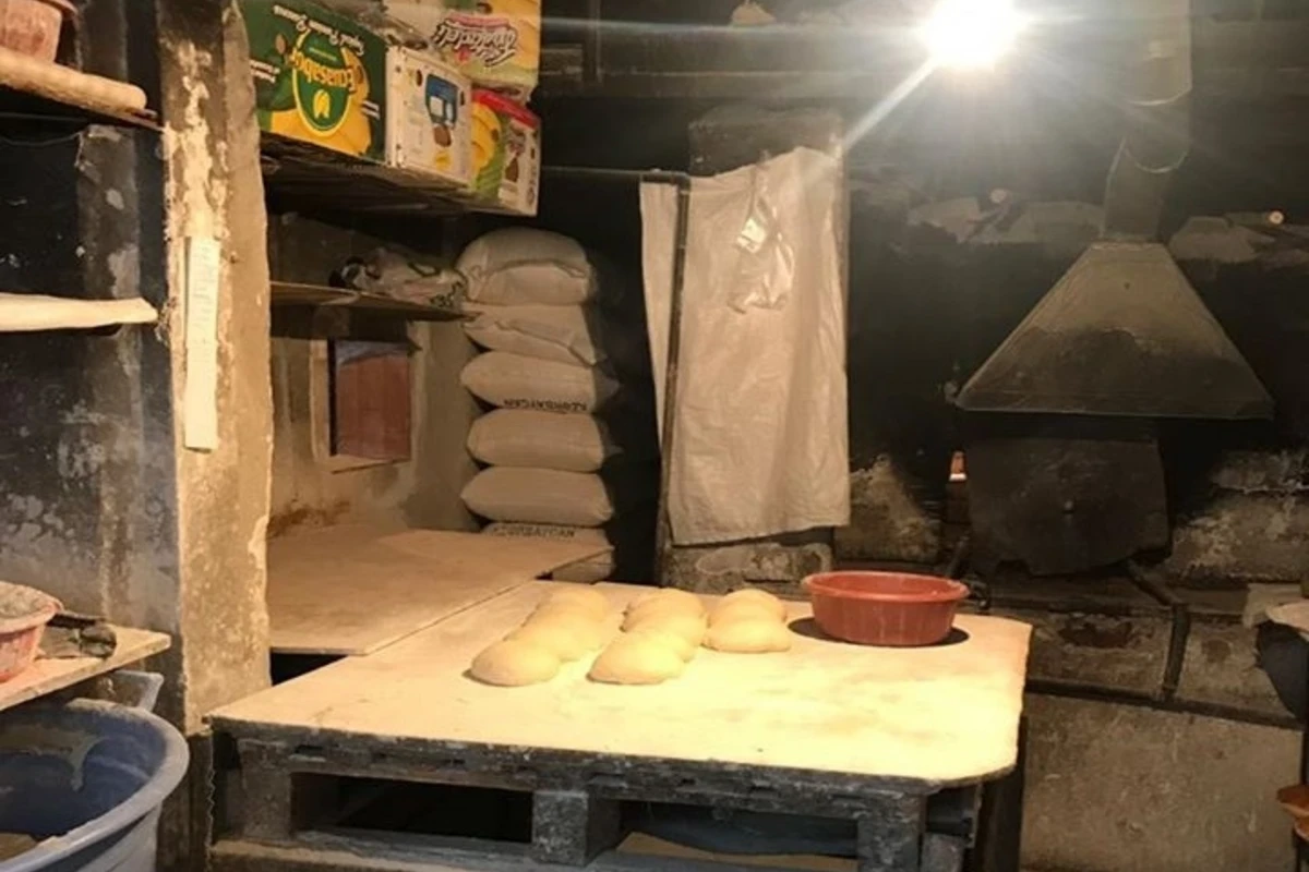 Bakıda qanunsuz fəaliyyət göstərən daha bir çörək sexi aşkarlanıb - FOTO Bakıda qanunsuz fəaliyyət göstərən daha bir çörək sexi aşkarlanıb - FOTO